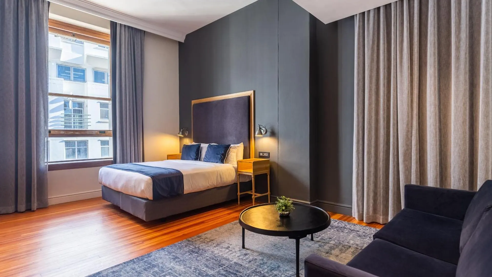 Old Bank Hotel - Lion Roars Hotels & Lodges Cape Town 4*,