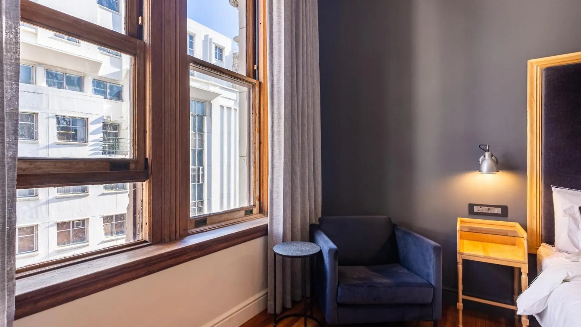 Old Bank Hotel - Lion Roars Hotels & Lodges Cape Town